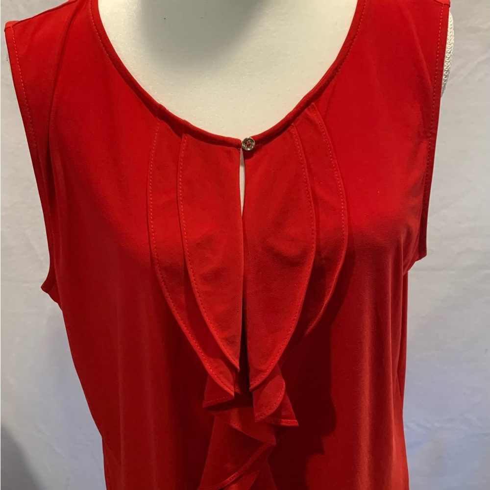 Tahari red sleeveless top. Size L